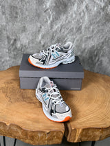 NEW BALANCE  1906 BEYAZ MODELİ