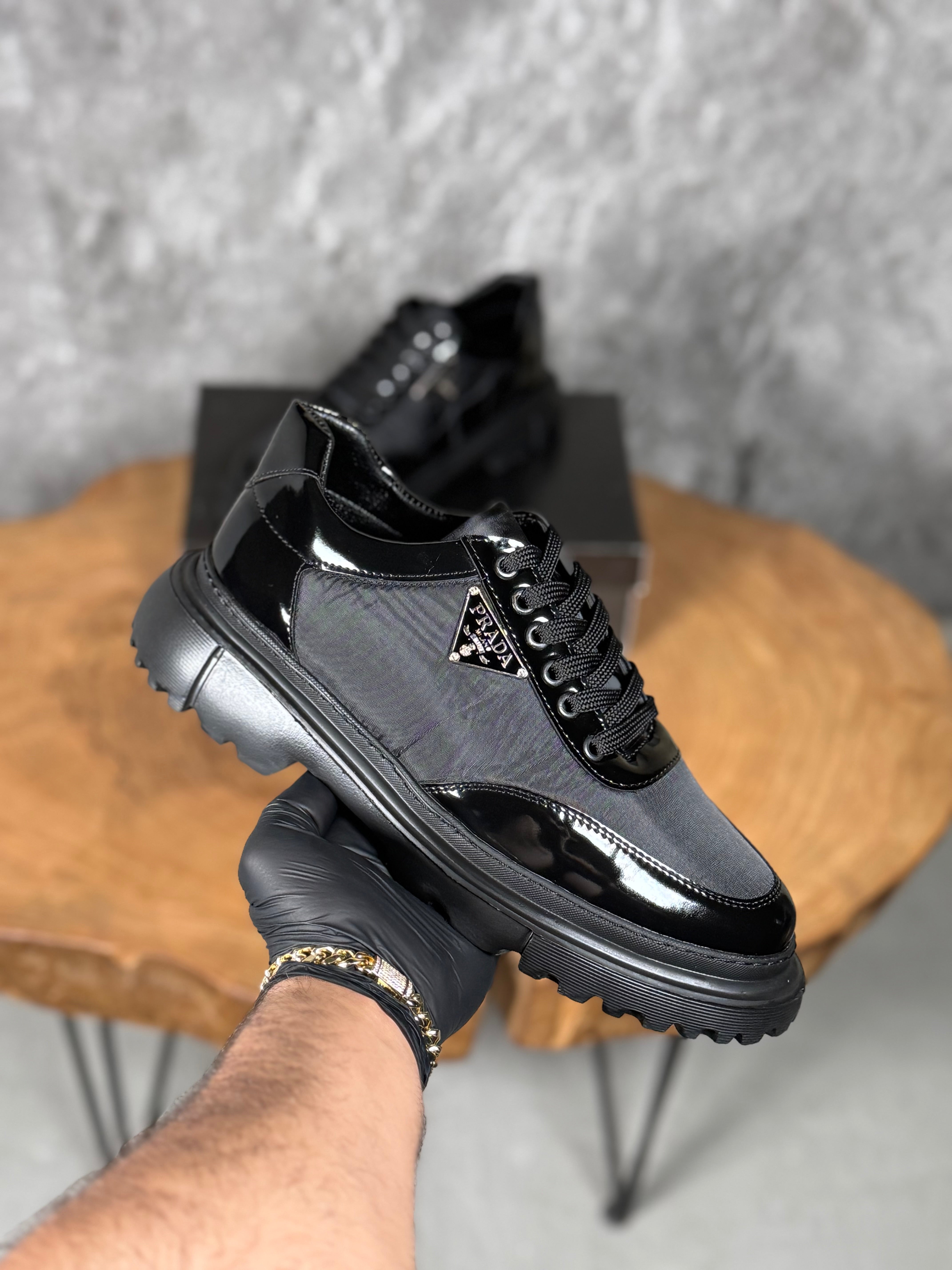 PRADA KLASİK İTALYAN