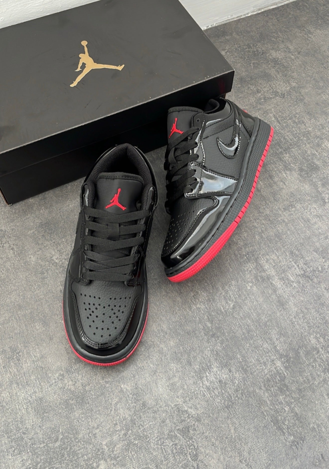 NIKE JORDON …
