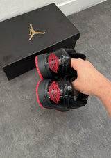 NIKE JORDON..