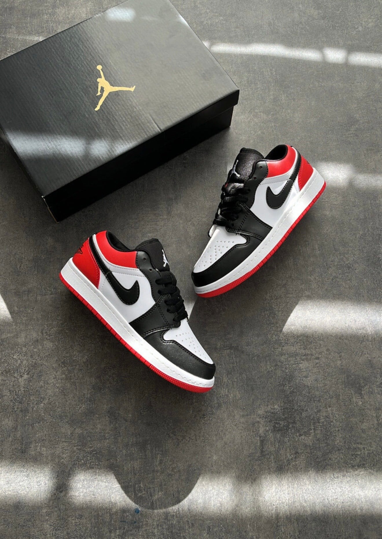 NIKE JORDON..