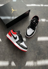 NIKE JORDON..
