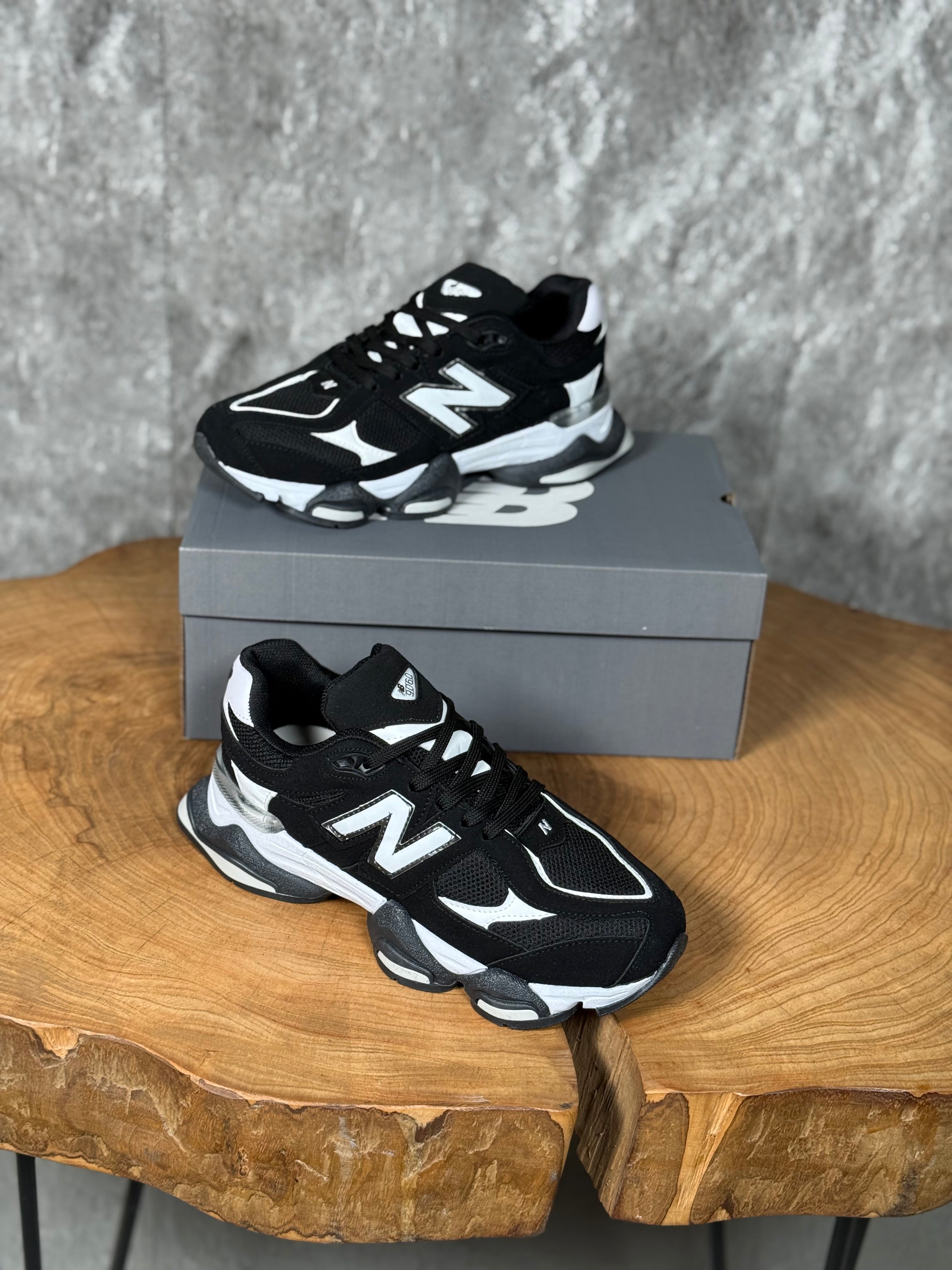 İTHAL SİYAH- BEYAZ NEW BALANCE 9060 MODEL