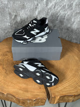 İTHAL SİYAH- BEYAZ NEW BALANCE 9060 MODEL