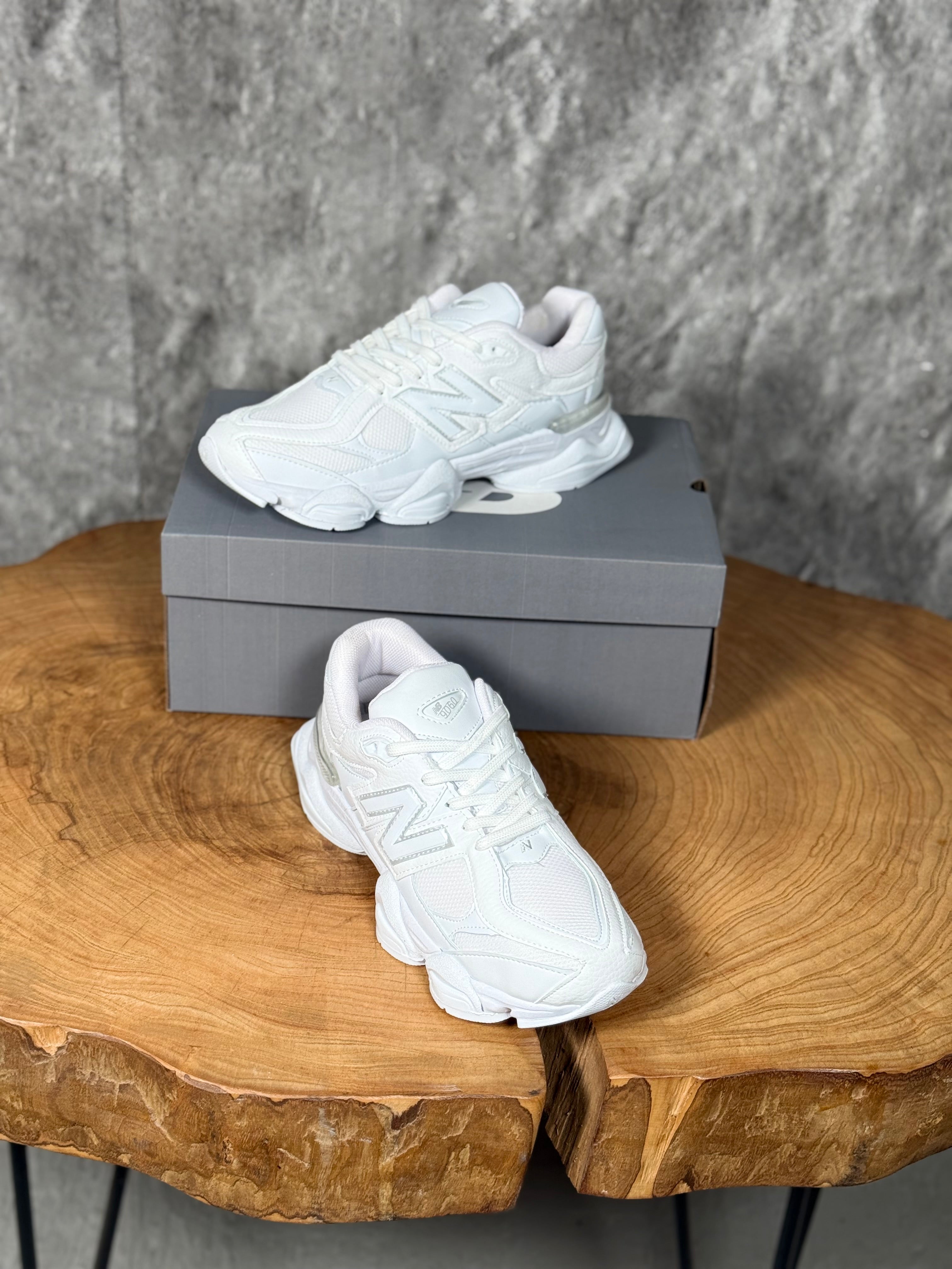 İTHAL SİYAH- BEYAZ NEW BALANCE 9060 MODEL