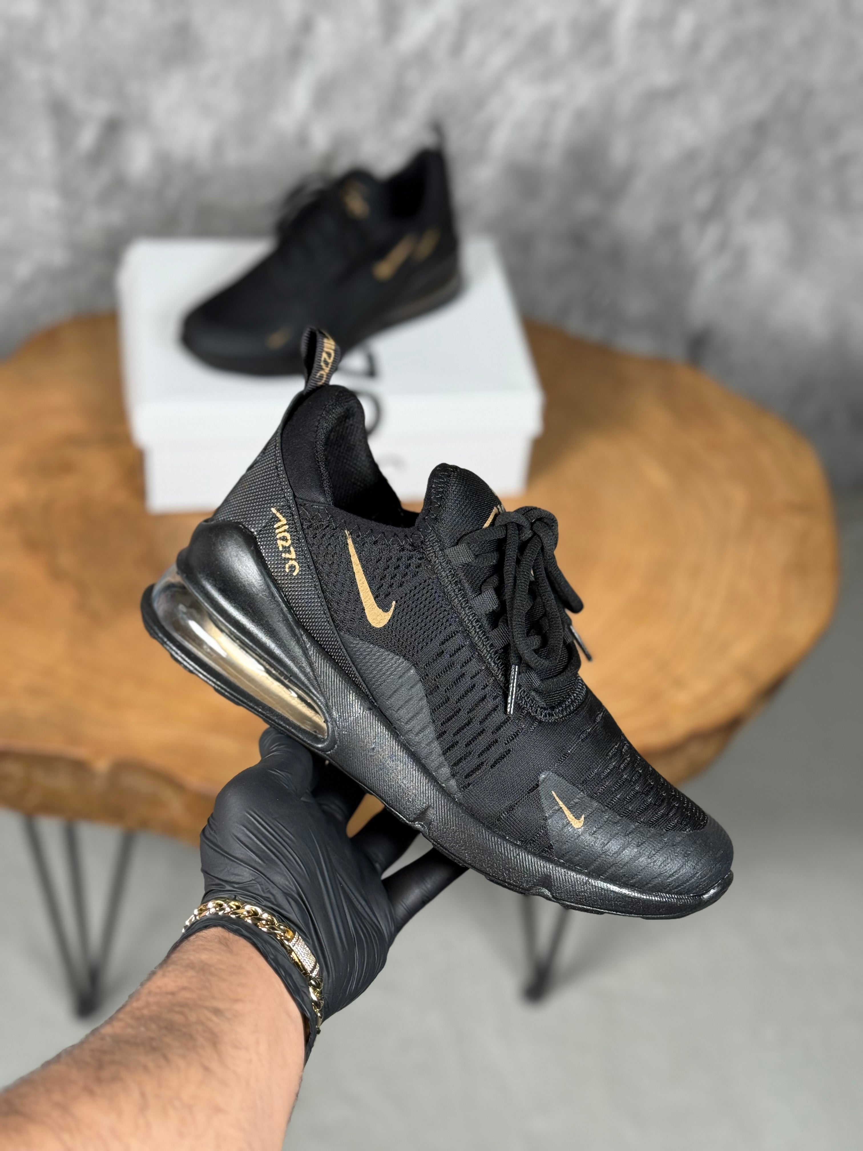 NIKE 270 SADE BEYAZ MODEL