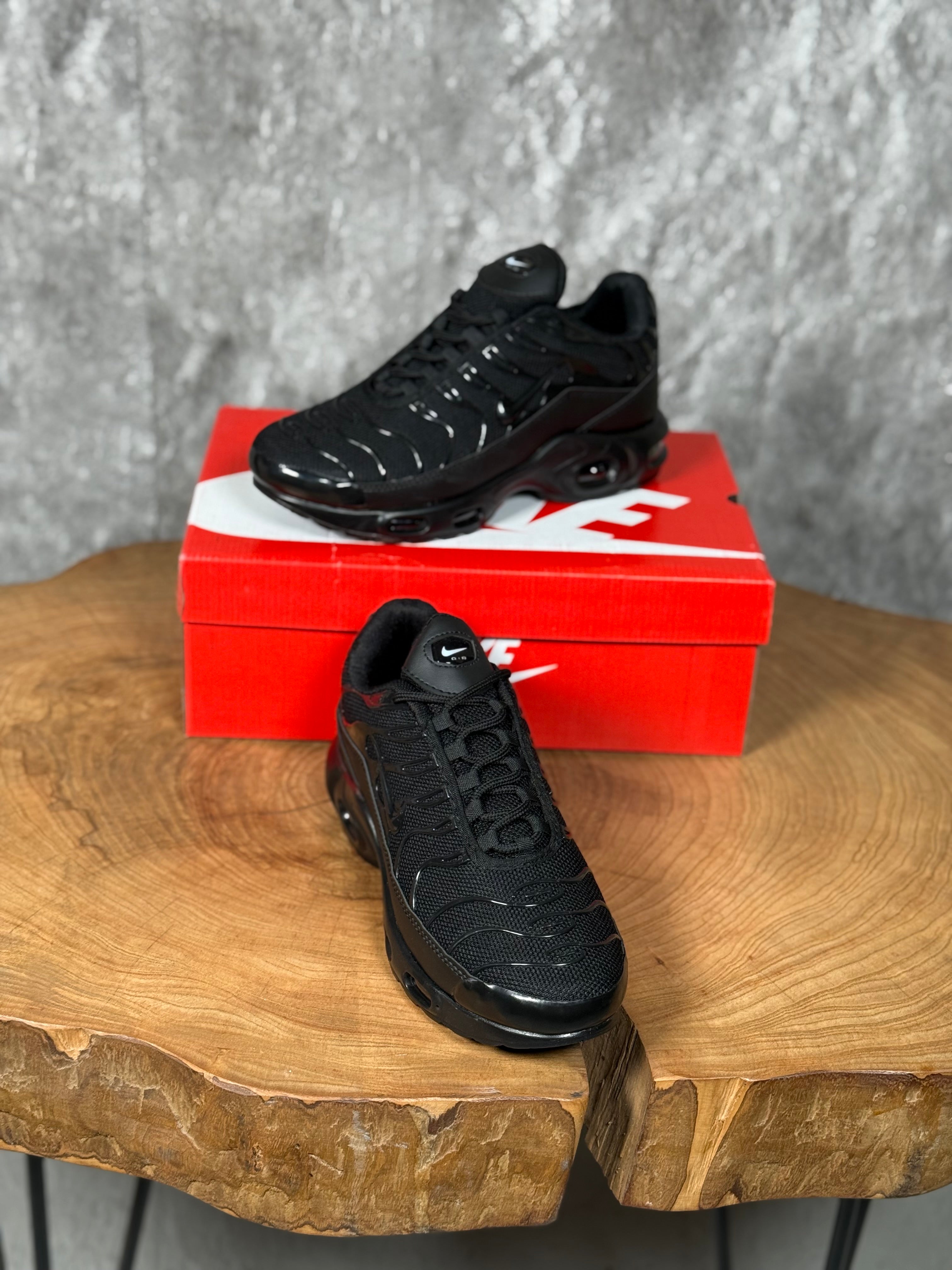 NIKE TN Modeli