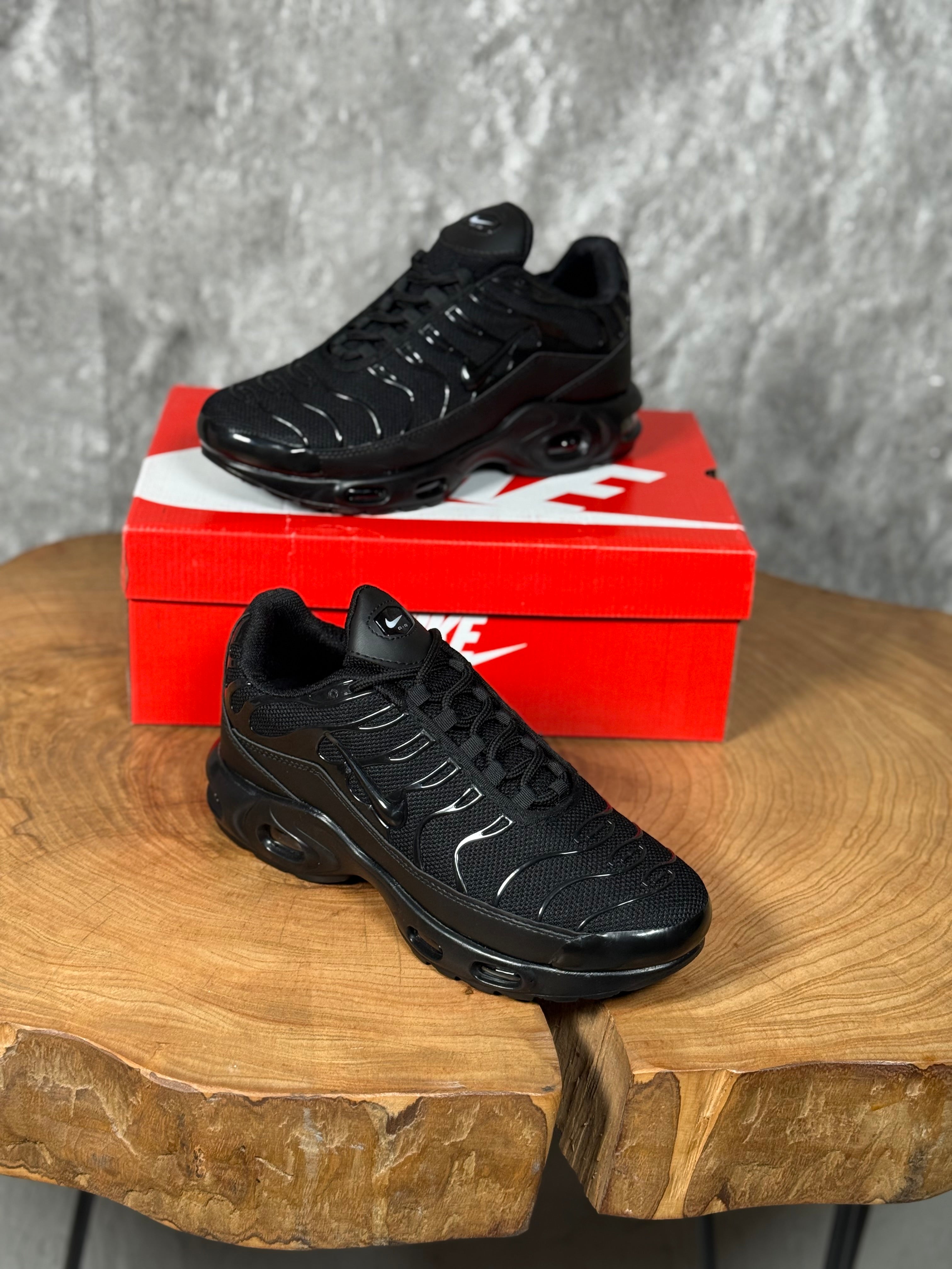 NIKE TN Modeli