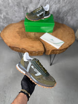 LACOSTE MODEL