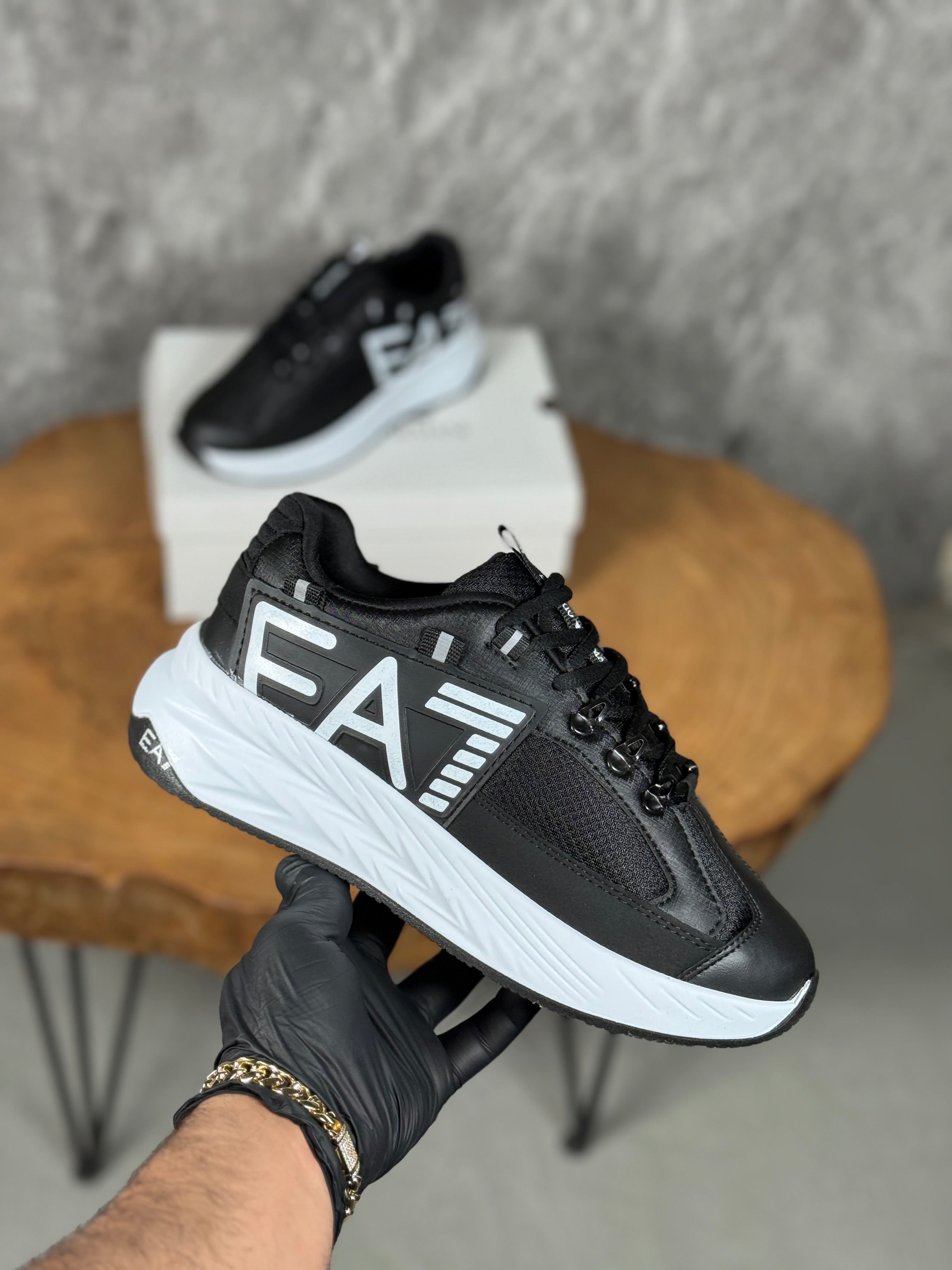 EA7 ARMANİ Modeli