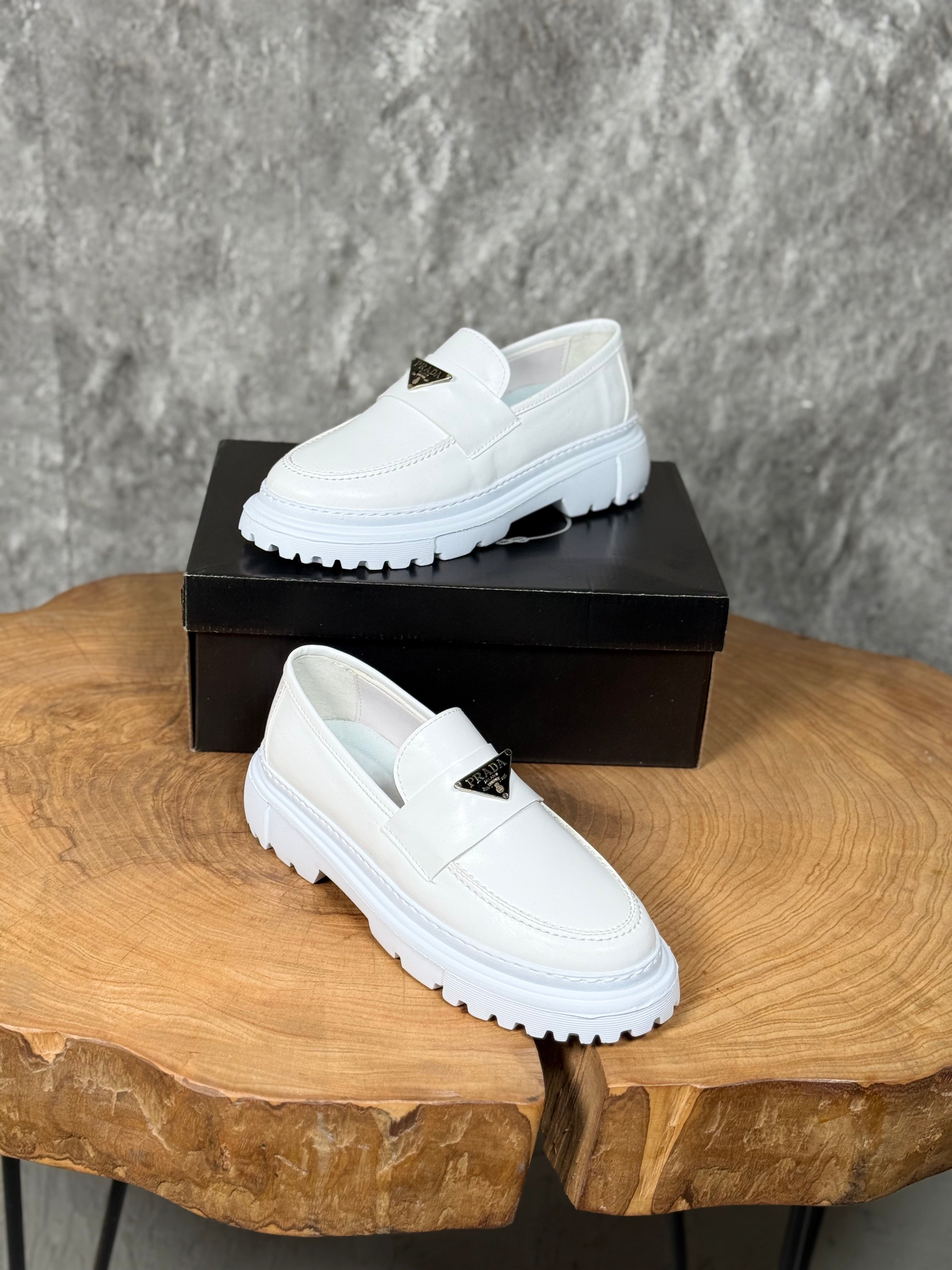 PRADA İTHAL CASUAL MODEL
